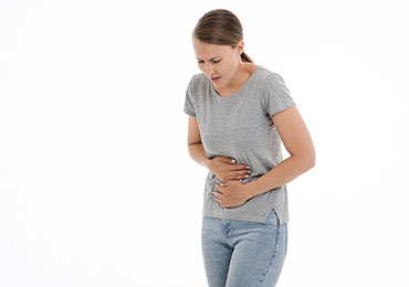 Digestiones pesadas: qué tomar y qué no para evitarlas y solucionarlas